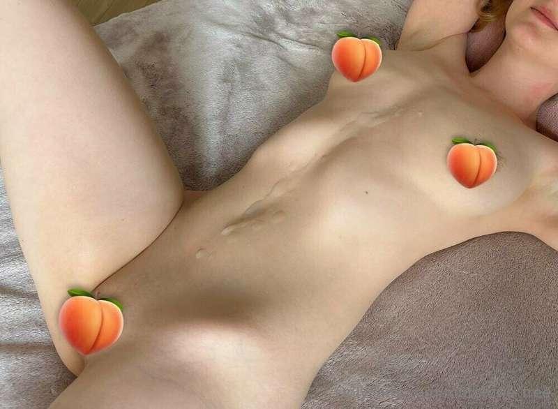 Hey, guys. Big 15 min video, in it tease, strip, petting, bl..