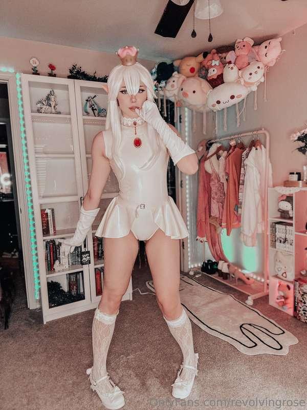 **Boosette Cosplay** 👻

I had to filter tf out of this one b..