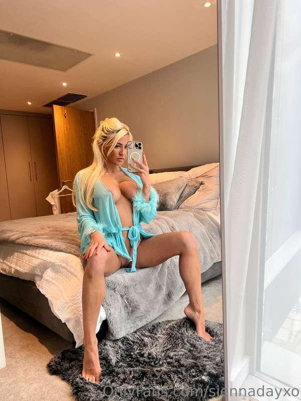 Which view do you prefer?💦🍒🍑