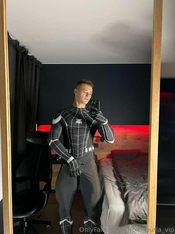 Let me be your villain tonight😈🕷️