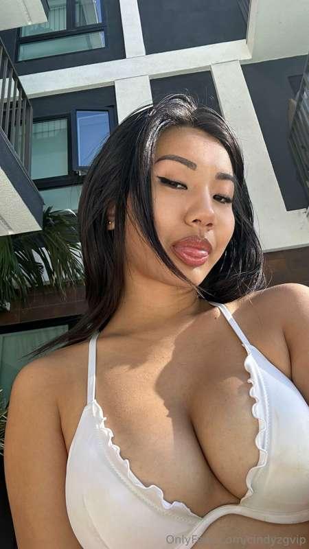 i'm feeling playful daddy, dm me and let's have some fun tog..
