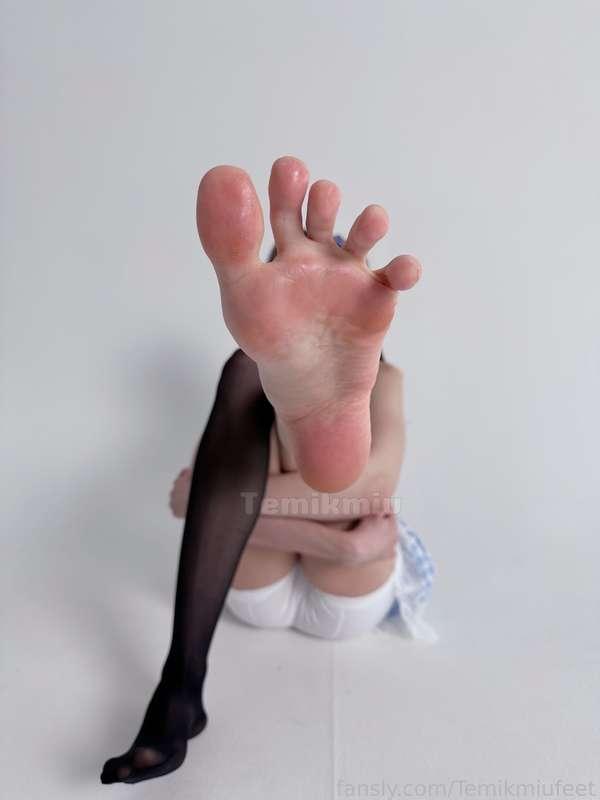 temikmiufeet image #1