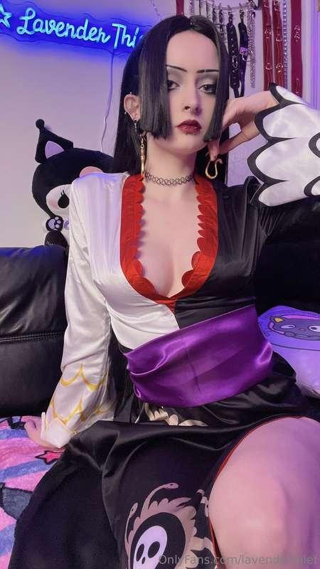 swipe ➡️➡️ to see my nerdy shrine of manga and trinkets 🤭