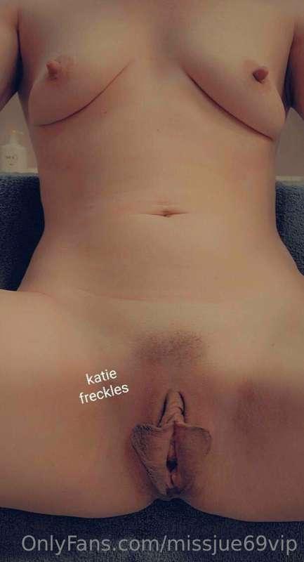 🚨 VIP • FULLY EXPLICIT • SALE 🚨
➡️ @katiefreckles ⬅️

ad her..
