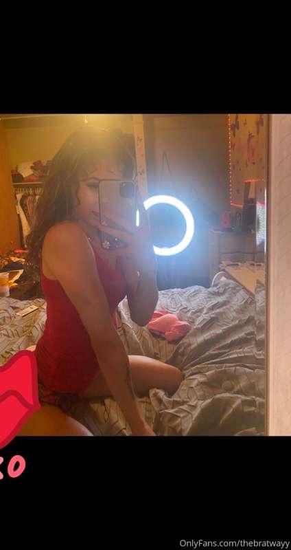 I wanna look you in your eyes while i ride your dick ❤️☺️