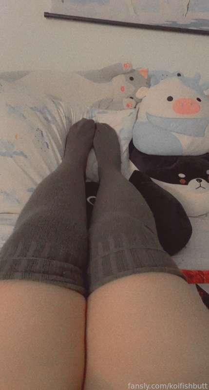 Thicc thighs and cozy vibes 😌👌🏽