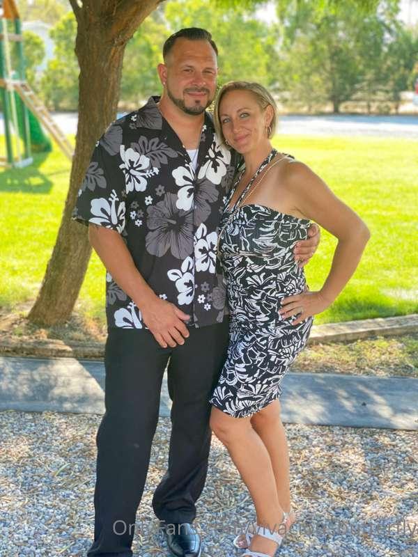 Yesterday we attended a beachy theme wedding. We had a blast..