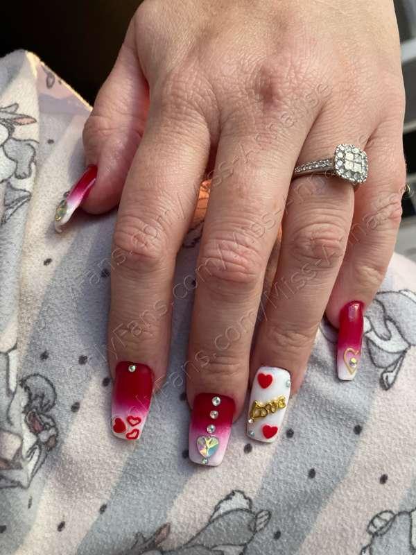 Valentines Day nails 💅🏻😍