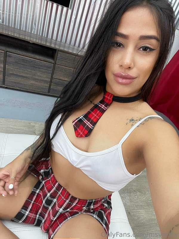 wanna have some fun daddy?💋