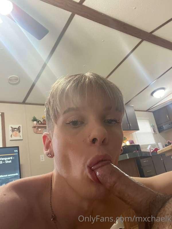 you know sucking dick is my favorite hehe