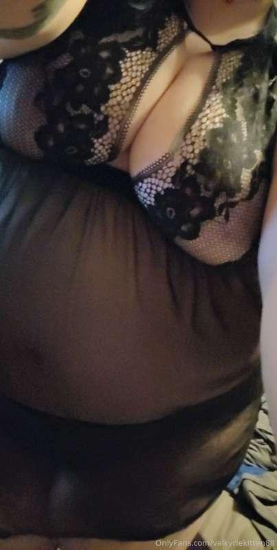 Just another night looking cute. Who checked out my shower v..
