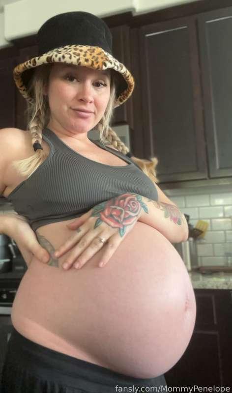 Alright guys…I will be starting maternity leave (from my day job) in April, so if you’ve been wanting a pregnant custom I would suggest getting on my calendar before this one decides to make an early appearance 😂

I’m 31 weeks and 5 days as of today! 

#fyp #pregnancy #fetish #breeding #kink #cute #blonde #pregnant #milf #bigbelly #pigtails #tattoos 