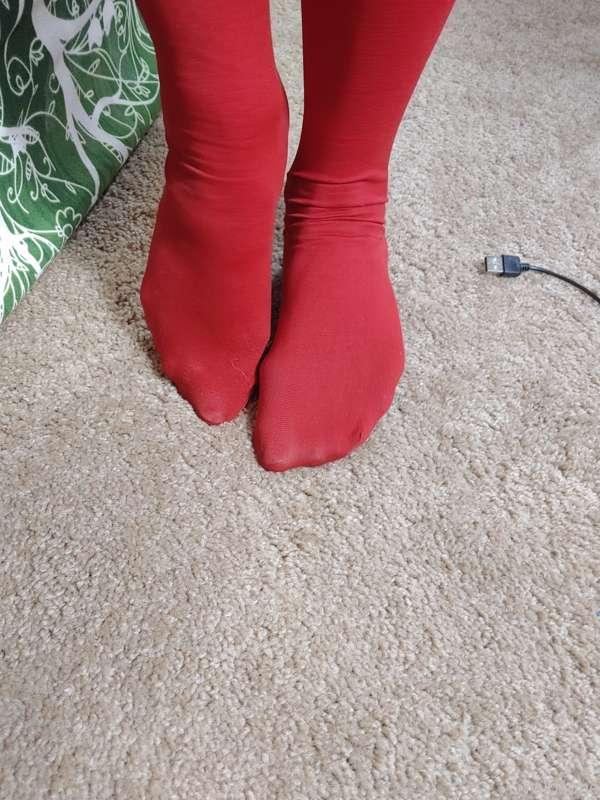 You can see my nails peeking threw the stocking ;)