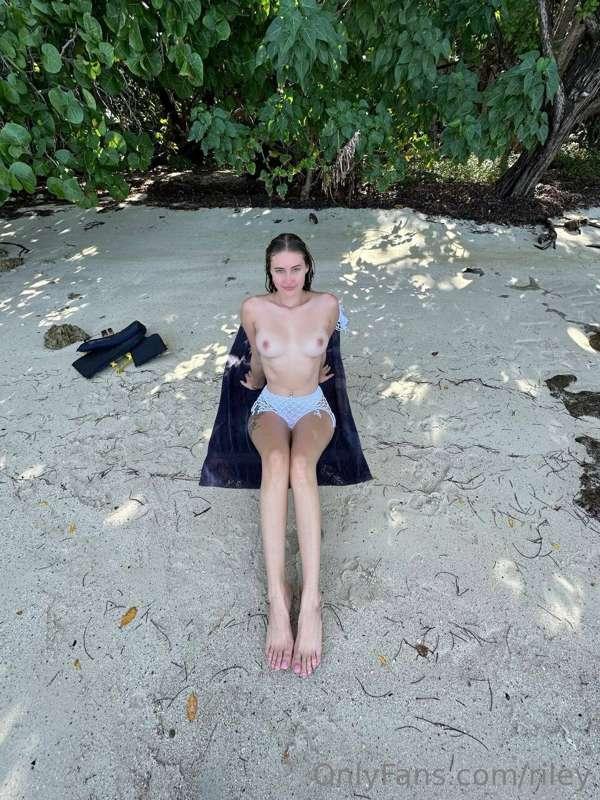 Sex on the Beach isn’t just a drink it’s a point on my to do..