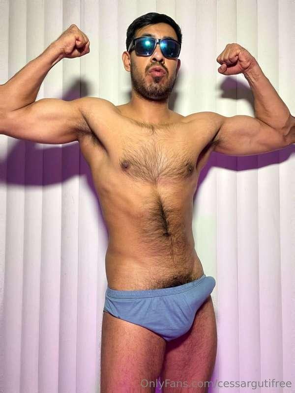 My friend @reydechocolatefree is an alpha male with a hard 8..