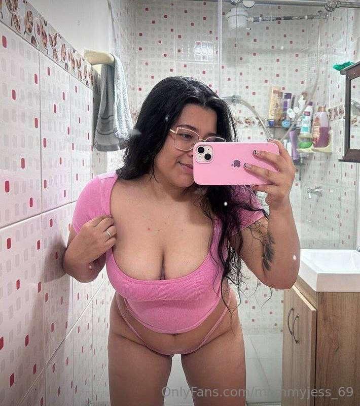 ## FREE SUB 💋 @danine09 👈🏻My hot Latina friend @danine09 🔥 i..