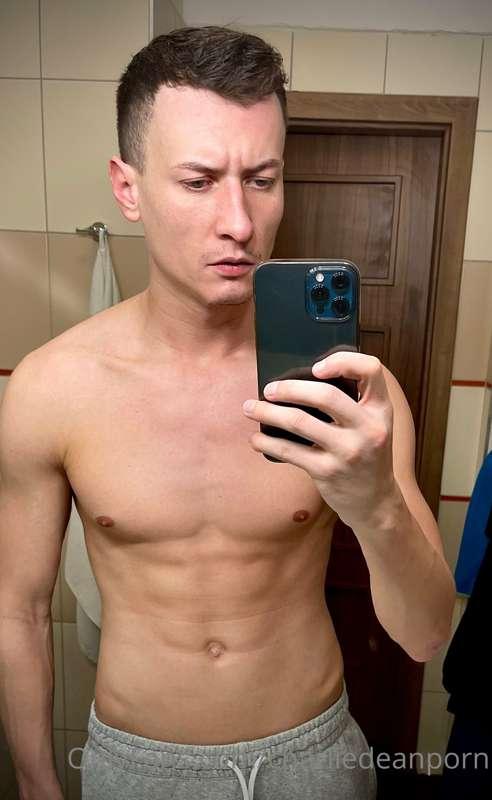 They deleted this pic from my Tinder!