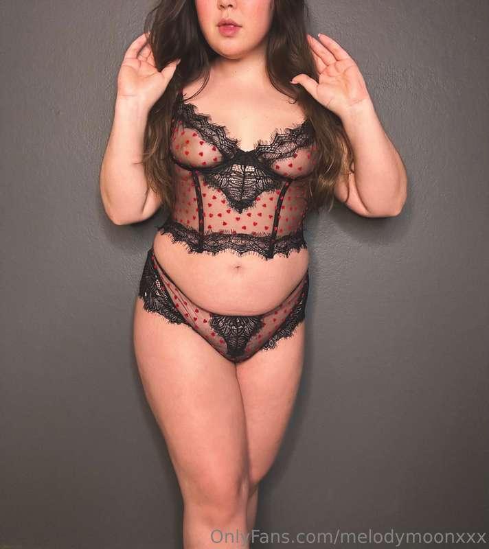 If this pic got your cock throbbing, like this post😈