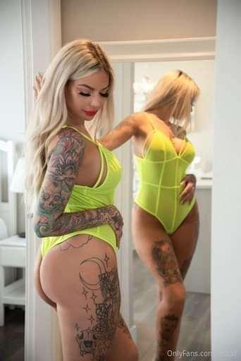Who loves inked up blondes with big fake tits? 👀😈
🖤 1 on 1 m..