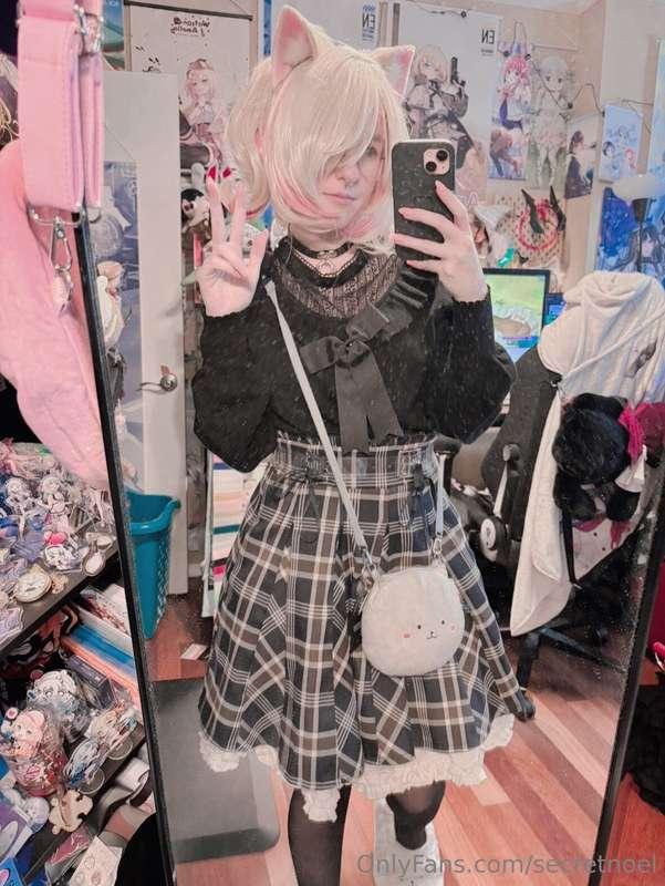 Safe-ish photos, but I just wanted to show off my "baufit"! ..