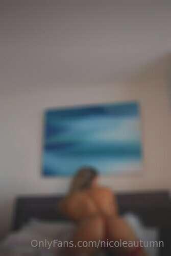 EROTIC DANCING AND A LITTLE DRY HUMPING FROM BED TO FLOOR 🛏️..