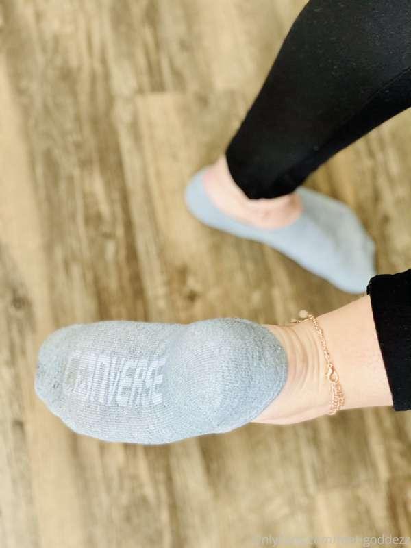 Bare feet or socks???