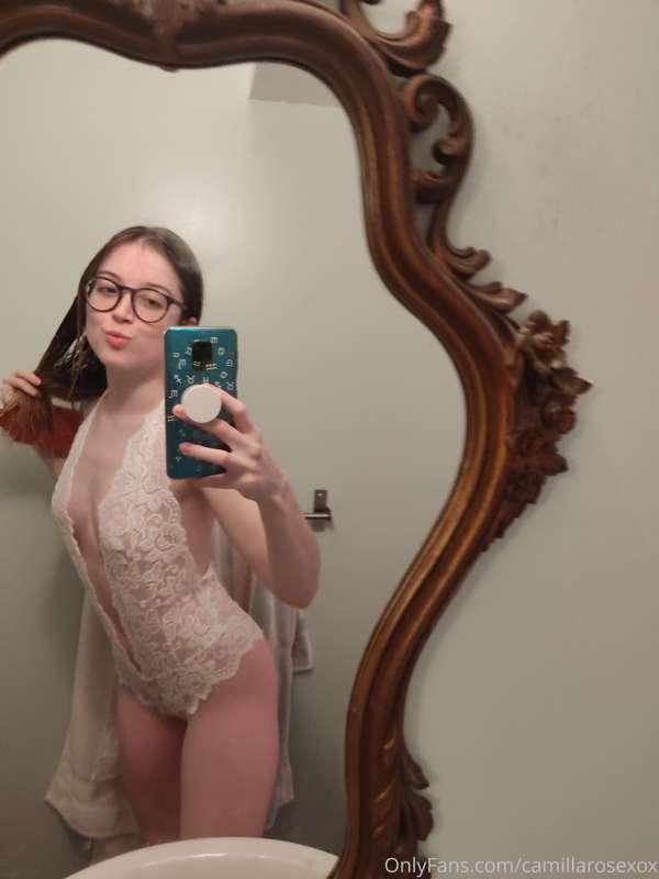 I'm gonna be live soon guys!! Wohoo