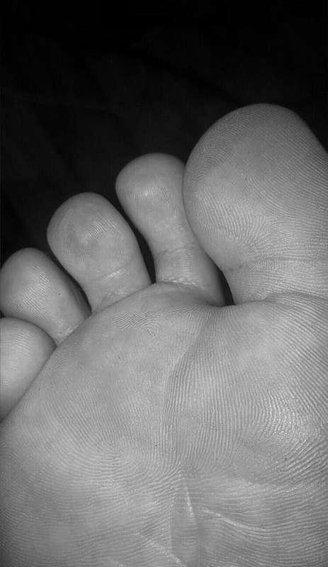 🇺🇸 Dirty big foot, do you like it?🇧🇷 Pezão sujo, curte?