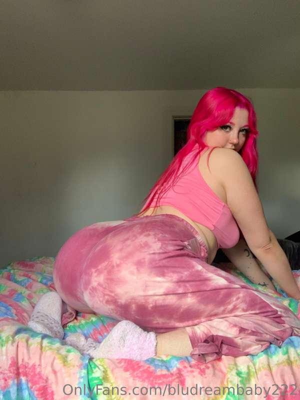 These new pants are great for shakin ass 😜