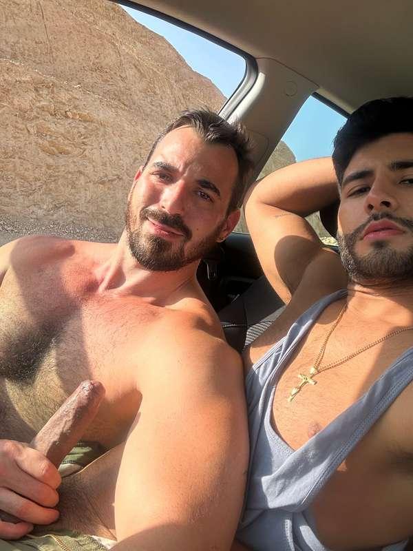 Road side dick sucking 🥵