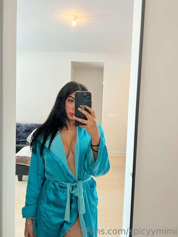 tip me to drop the robe ;)