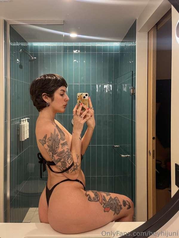 Traveling again means getting tanned ✧₊⁺