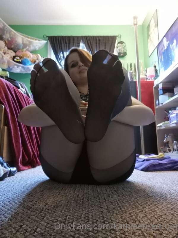 Worship my soles please? 😘