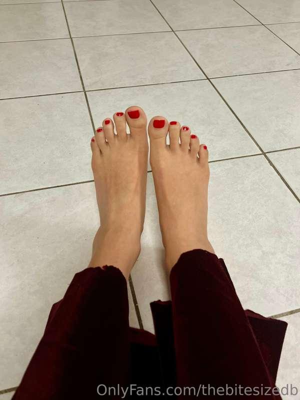 ***NEW*** **Toe color ❤️‍🔥 what do you want to see me do wit..