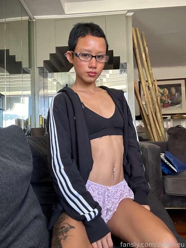 zoemieu image #1