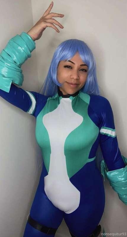 Happy Tuesday! Here is the cosplay I'm working on currently!..