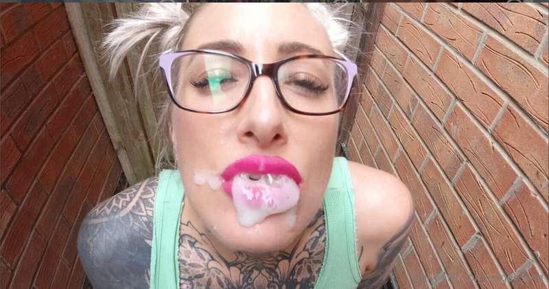 Did you see this naughty alley way BJ scene I sent in the DM..