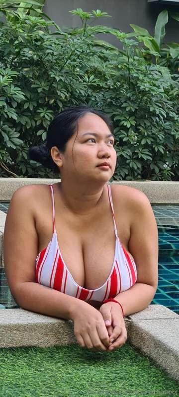 It's my BIRTHDAY this month, so I hope all my friends and fa..