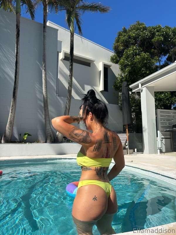 MY VIP PAGE IS ON SALE NOW... AND THE VIDEOS FREE ON THE WAL..