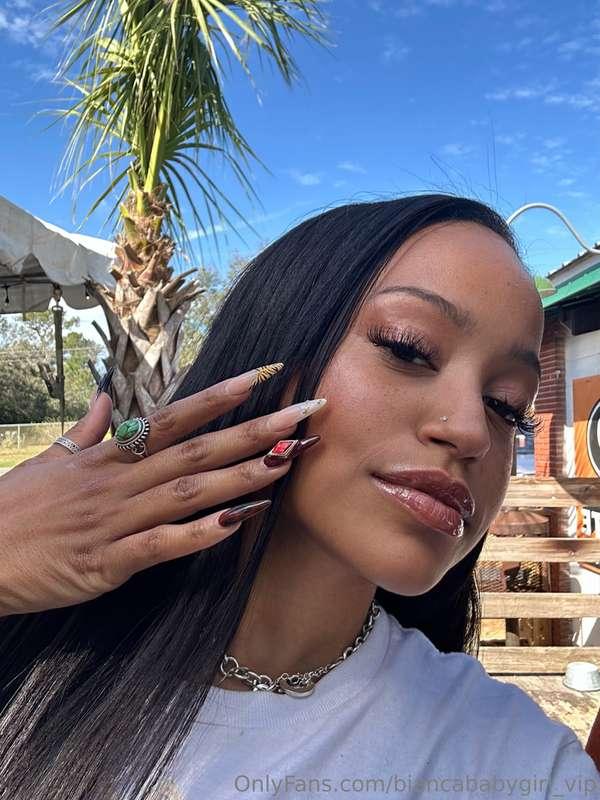 Just showing off my nails lol 💅🏽😂