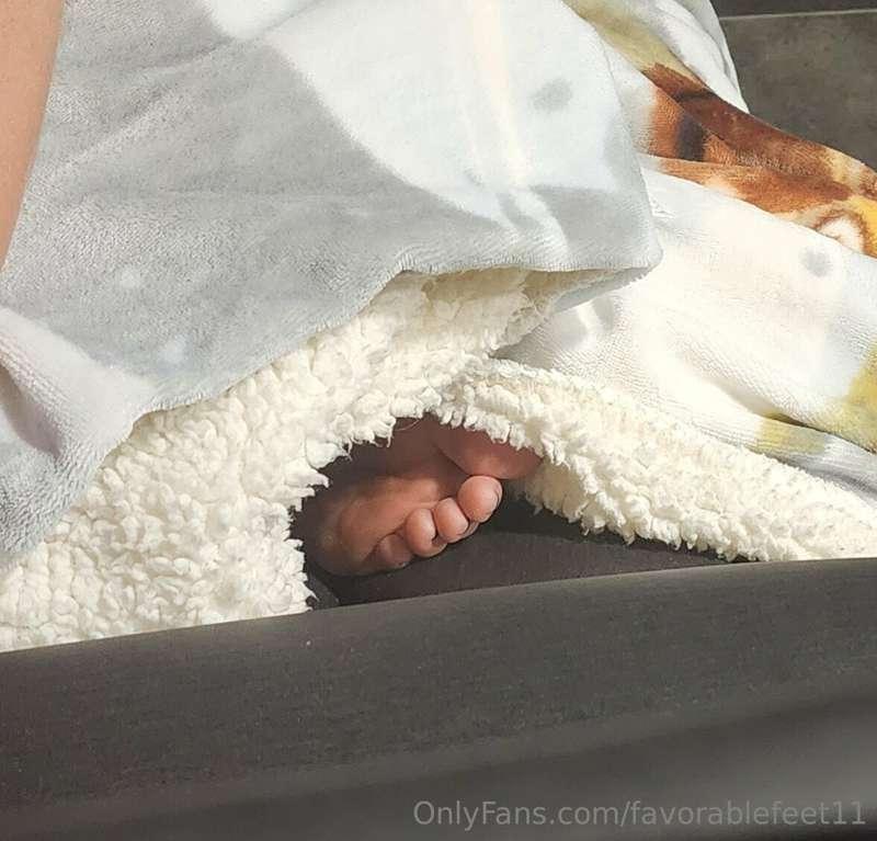 Sleepy toes 😉
