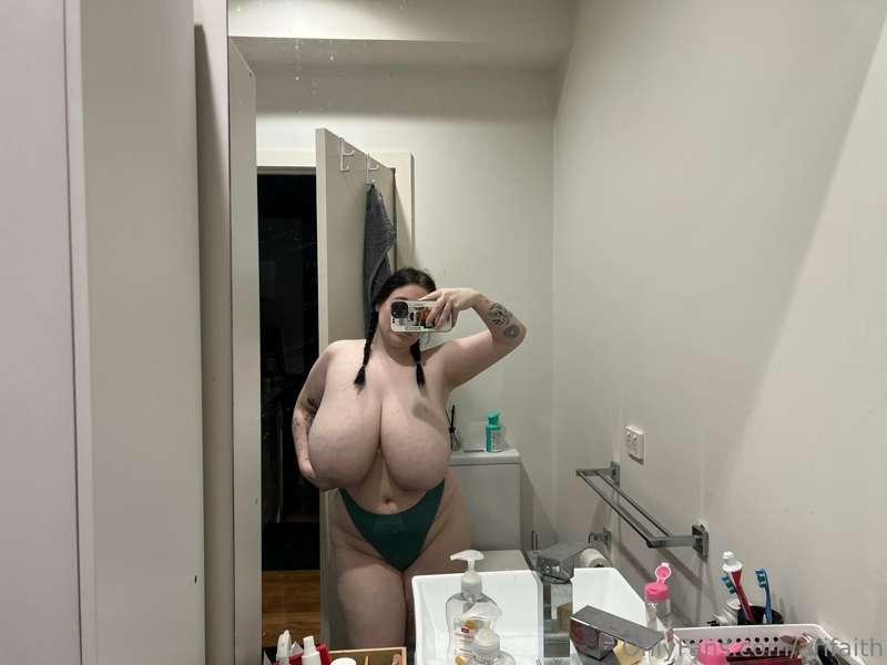 Big fan of mirror selfies