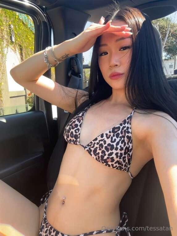 Just a baddie taking in some sun 💕