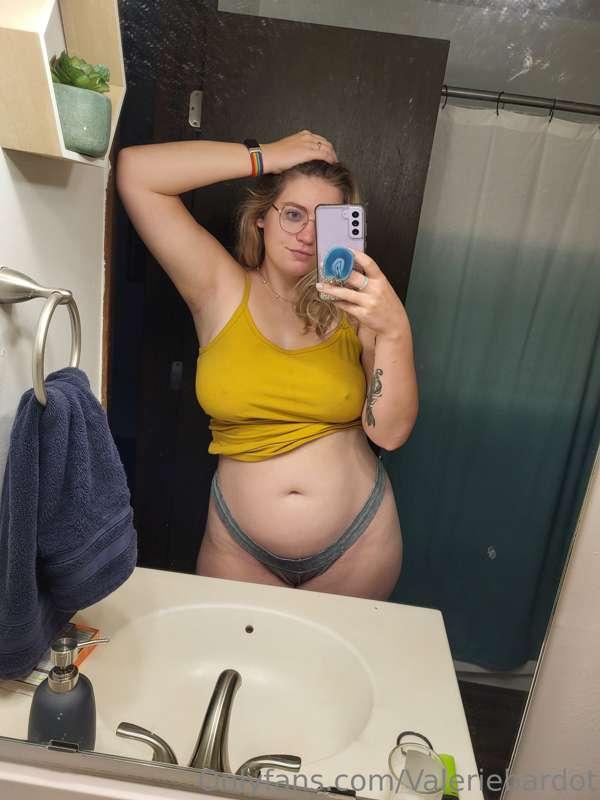 Goooood morning... swipe to undress me ;)