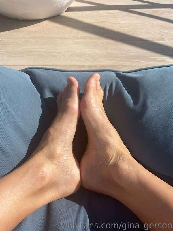 Wanna more of my sexy feet 🦶?)) ask me 😈💋❤️
