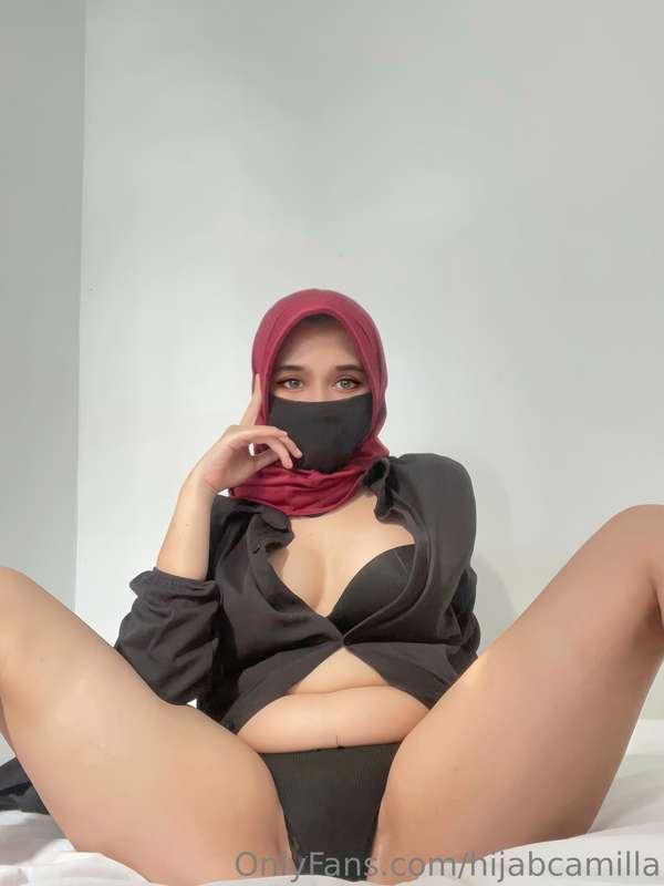 Do you think your dick will fit in my pussy💕🍆?
