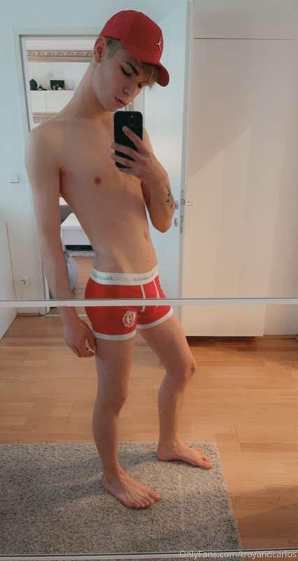 Who wants to try me ?💦😛
#twink#gay#gaytwink#fuck#fuckmecarlo..