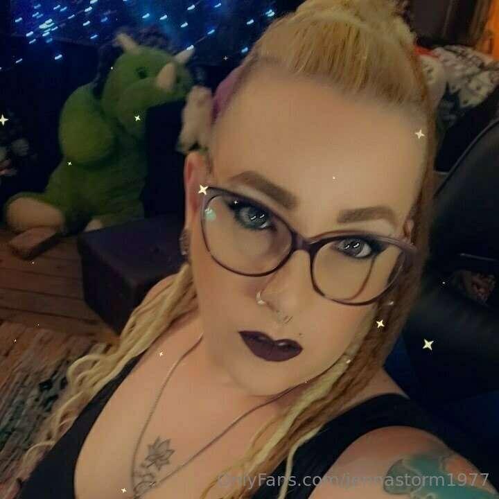 join my discord!!!!!!!!!!!! i will for sure see those messag..