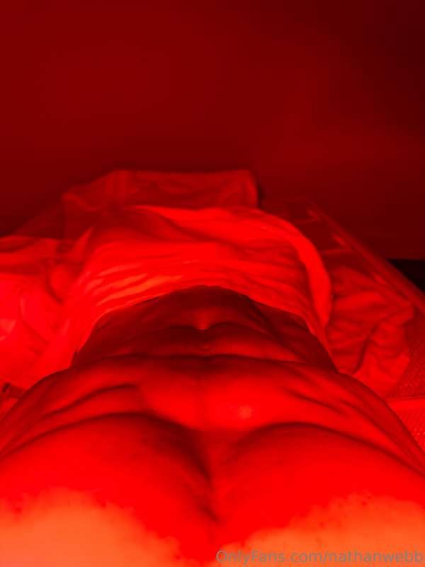 Red room and chill? 🤔 