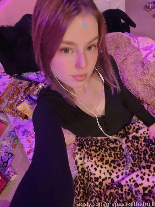#fyp #egirl #fantasy #girlfriend #roleplay #sugarbaby #findombrat 